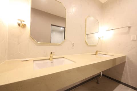 Hotel Prima Busan — bathroom