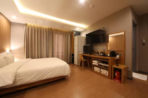 Hotel Prima Busan — hotel room