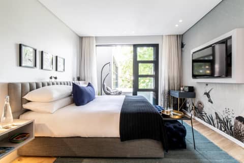 Camissa House — hotel room