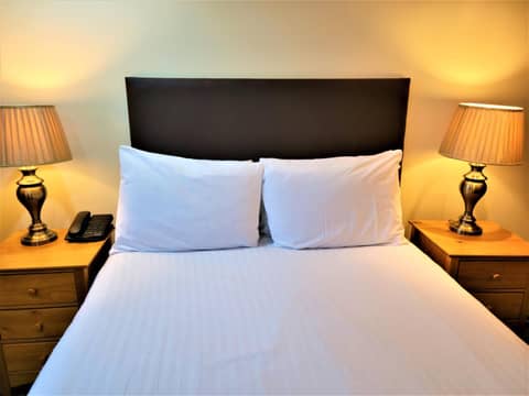 Grand Plaza Serviced Apartments — hotel room