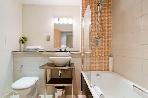 Grand Plaza Serviced Apartments — bathroom