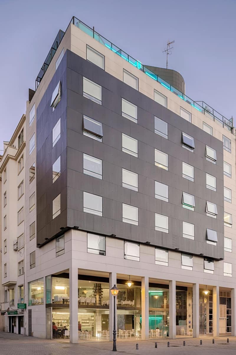 Hotel Atarazanas — building