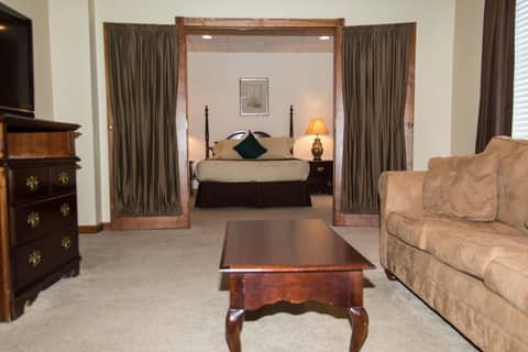 Missouri Athletic Club — hotel room