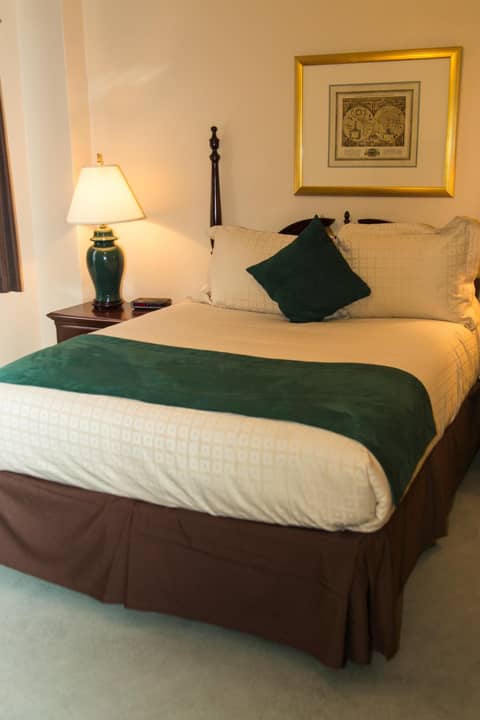 Missouri Athletic Club — bedroom