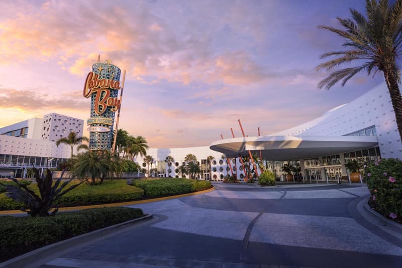 Universal's Cabana Bay Beach Resort — building