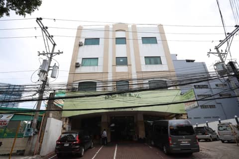 OYO 210 Apple Tree Suites — photo 7