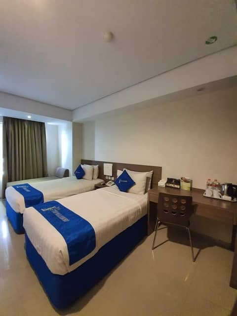 Top Malioboro Hotel — hotel room
