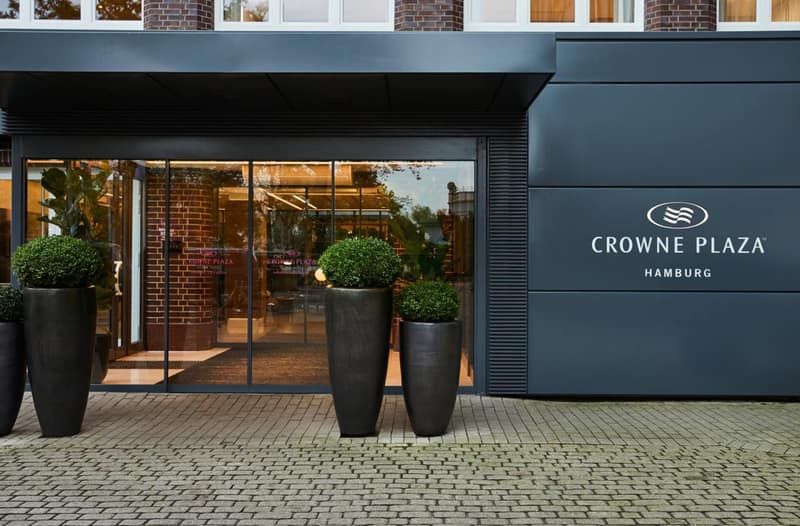 Crowne Plaza Hamburg-City Alster by IHG — building