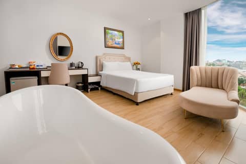 RHM Luxury Hotel And Suite — photo 8