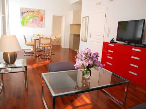 MirÓ Studio Apartments — photo 6