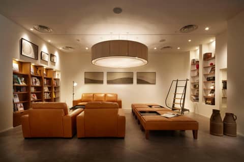 Hilltop Resort Fukuoka — lounge
