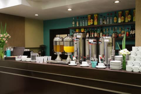 Viasui Hotel — dining