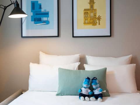 Novotel Suites Nice Airport — bedroom