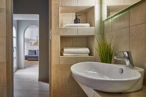 Butik Art Hotel — bathroom