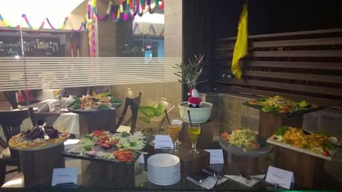 Hotel Seven Hills Tower — dining