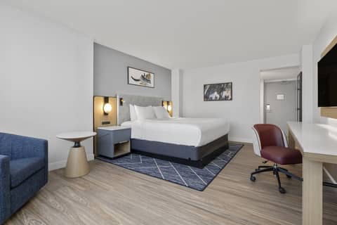 Crowne Plaza Virginia Beach Town Center by IHG — photo 6