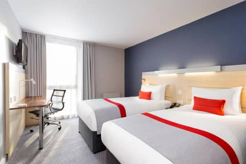 Holiday Inn Express Southwark by IHG — hotel room