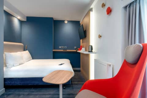 Holiday Inn Express Southwark by IHG — hotel room