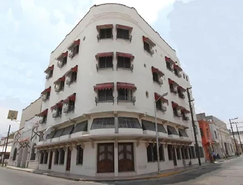 Hotel Fundador — building