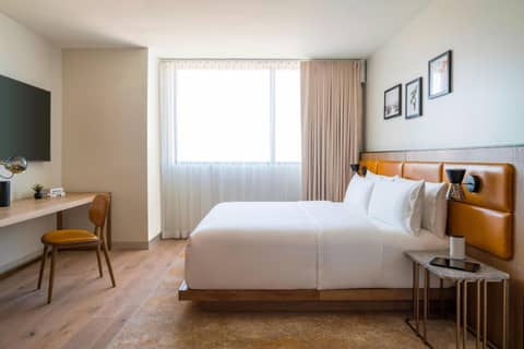 The Dalmar, Fort Lauderdale, a Tribute Portfolio Hotel — hotel room