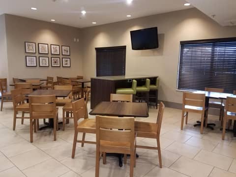 Country Inn & Suites by Radisson, Indianapolis Airport South, IN — photo 6