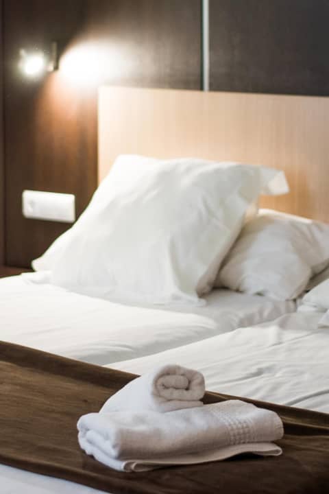 Hotel Plaza — bedroom