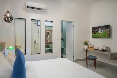 Angkor Aurora — hotel room