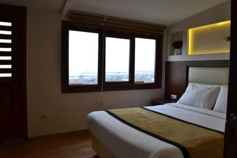 Seven Days Hotel - İstanbul — hotel room