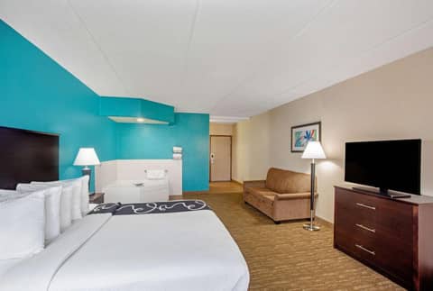 Comfort Inn & Suites Sarasota I75 — photo 5