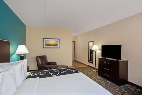Comfort Inn & Suites Sarasota I75 — photo 6
