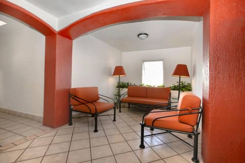 Hotel Arboledas Industrial — lounge