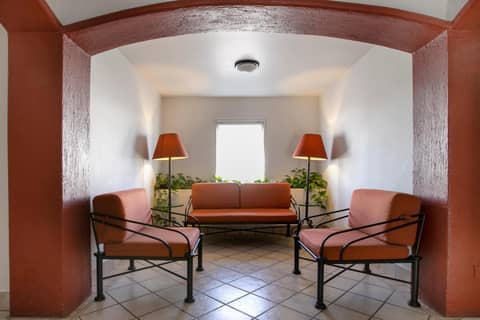 Hotel Arboledas Industrial — lounge