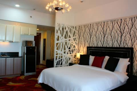 MaxStays Max Pavilion at The Venice Residences — photo 4