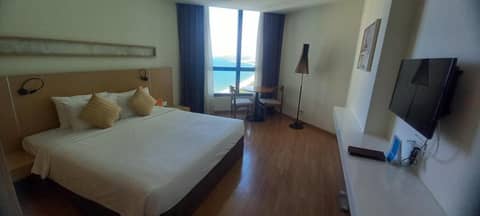 Starcity Bayfront Nha Trang Hotel — hotel room