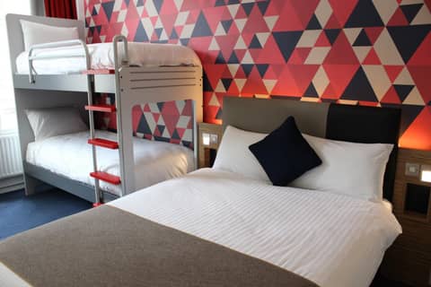 Four Points Flex by Sheraton Edinburgh — hotel room