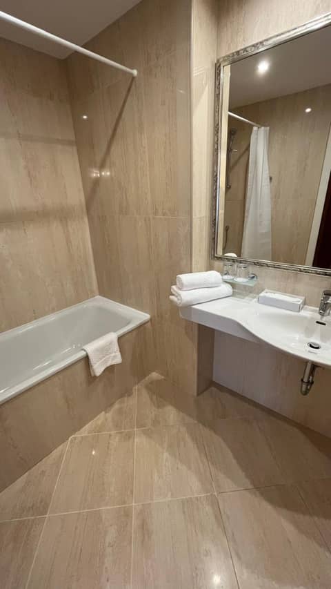FLEUR DE LIS HOTEL — photo 3