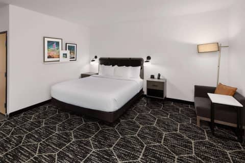 La Quinta Inn & Suites by Wyndham Austin Parmer Tech Ridge — photo 5