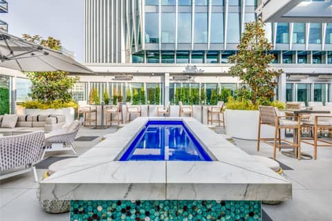 AZUR Legacy Collection Hotel — photo 9
