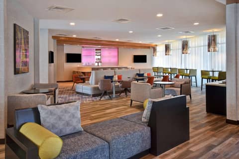 Hampton Inn & Suites Las Vegas Convention Center - No Resort Fee — photo 4