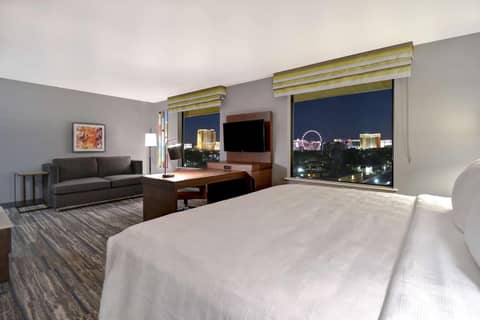 Hampton Inn & Suites Las Vegas Convention Center - No Resort Fee — hotel room