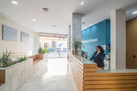 Pierre & Vacances Sevilla — recepcion & lobby
