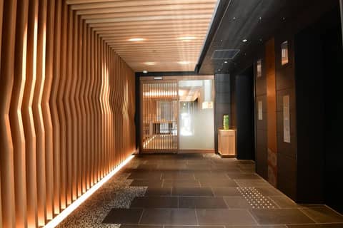 SH by the square hotel Kyoto Kiyamachi — hotel reception