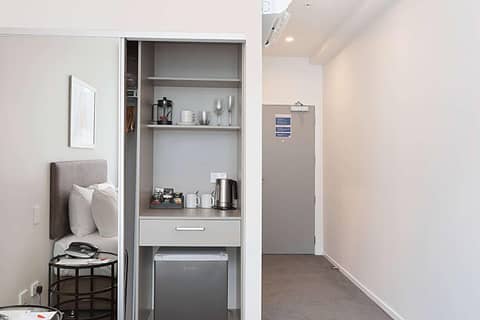 Ramada Suites By Wyndham Victoria Street West — photo 4