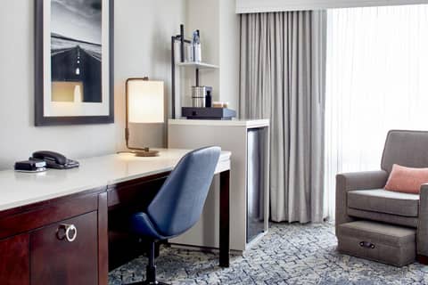 Sheraton Indianapolis Hotel at Keystone Crossing — hotel room