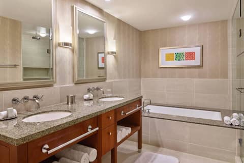Renaissance Las Vegas Hotel — photo 5