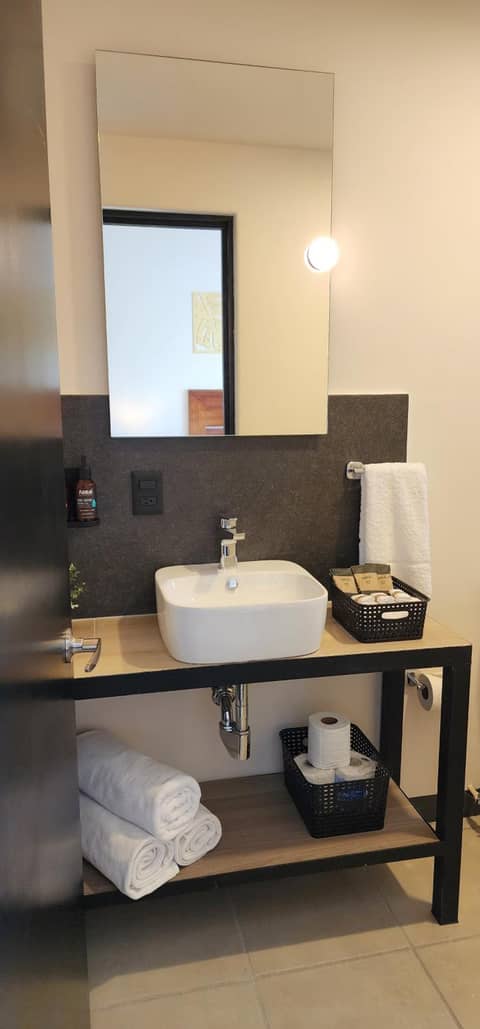 SUITES LOMBOY & PLAZA — bathroom