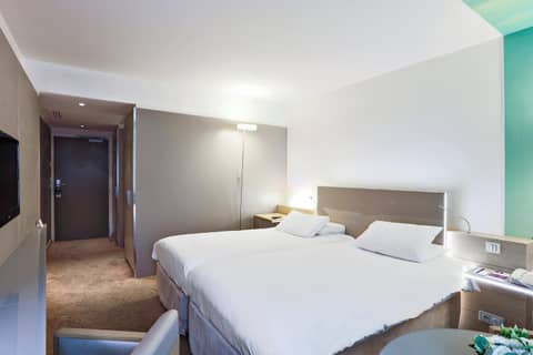 Mercure Paris Vaugirard Porte De Versailles — hotel room