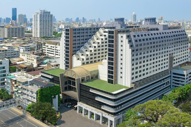 Twin Towers Hotel — building