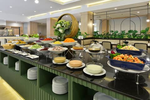 Twin Towers Hotel — dining