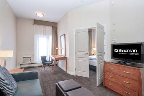 Sandman Hotel & Suites Calgary West — photo 9